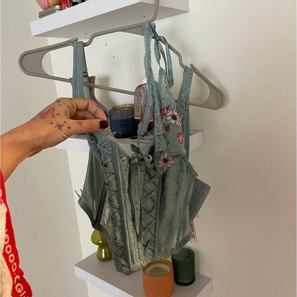 Victoria’s Secret set